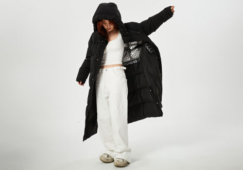 London Design Awards -  MERRYCHENG Hot cube Cold-proof long goose down coat