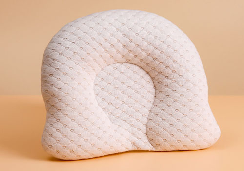 London Design Winner - Qingdao YINGMIDI Business Management Co., Ltd. - Heart-shaped Memory Foam Pillow