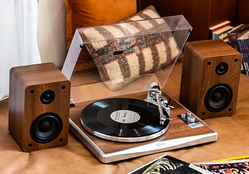 London Design Awards - KORUS Vinyl Record Player