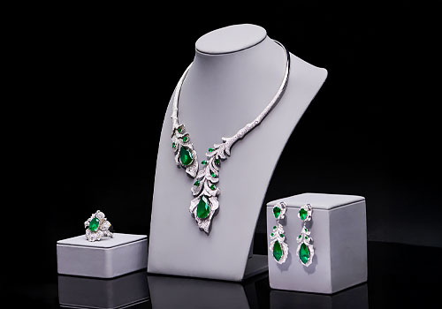 London Design Awards - Emerald Collection: Blooming Splendor Series