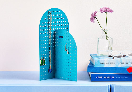 London Design Awards - Modern Geometry Jewelry Stand by Nihaarika Arora