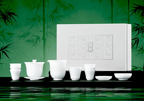 London Design Awards - Lai Mao tea set gift box set and Ti Lian Xin trust peers