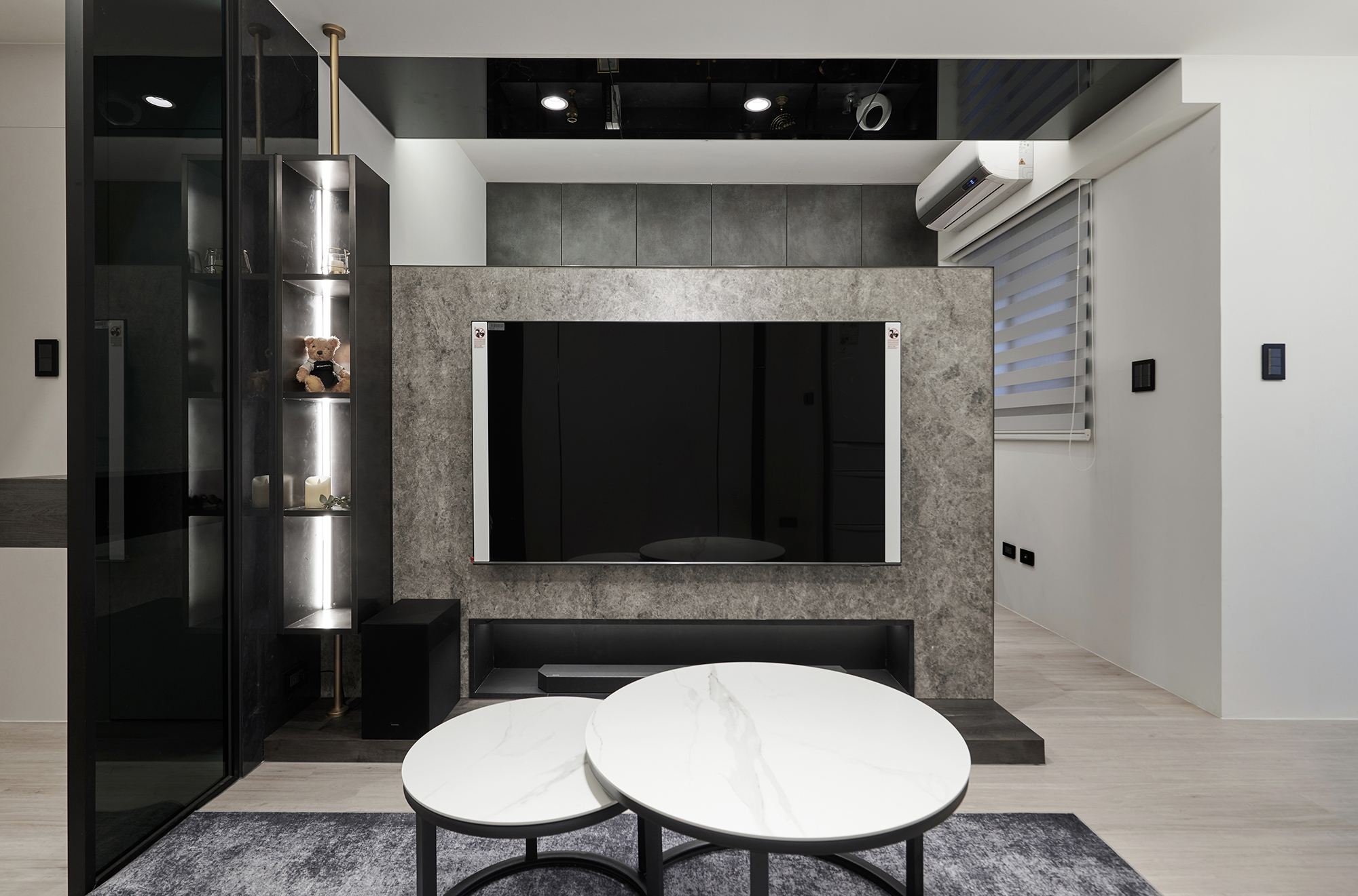 London Design Awards - Urban Chic Fashionable Residence