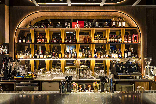 From concept to brilliance, Kingsman Restaurant shines as a Platinum Winner at the prestigious London Design Awards.