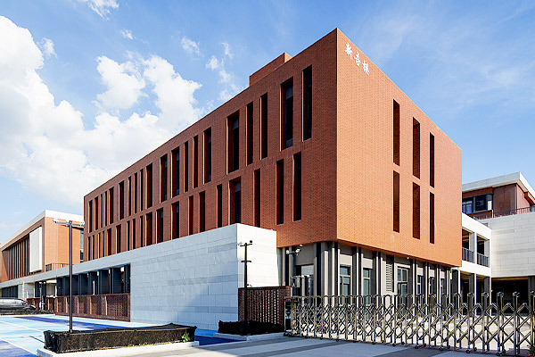 Wenbo Experimental Middle School picked up gold at the 2025 London Design Awards